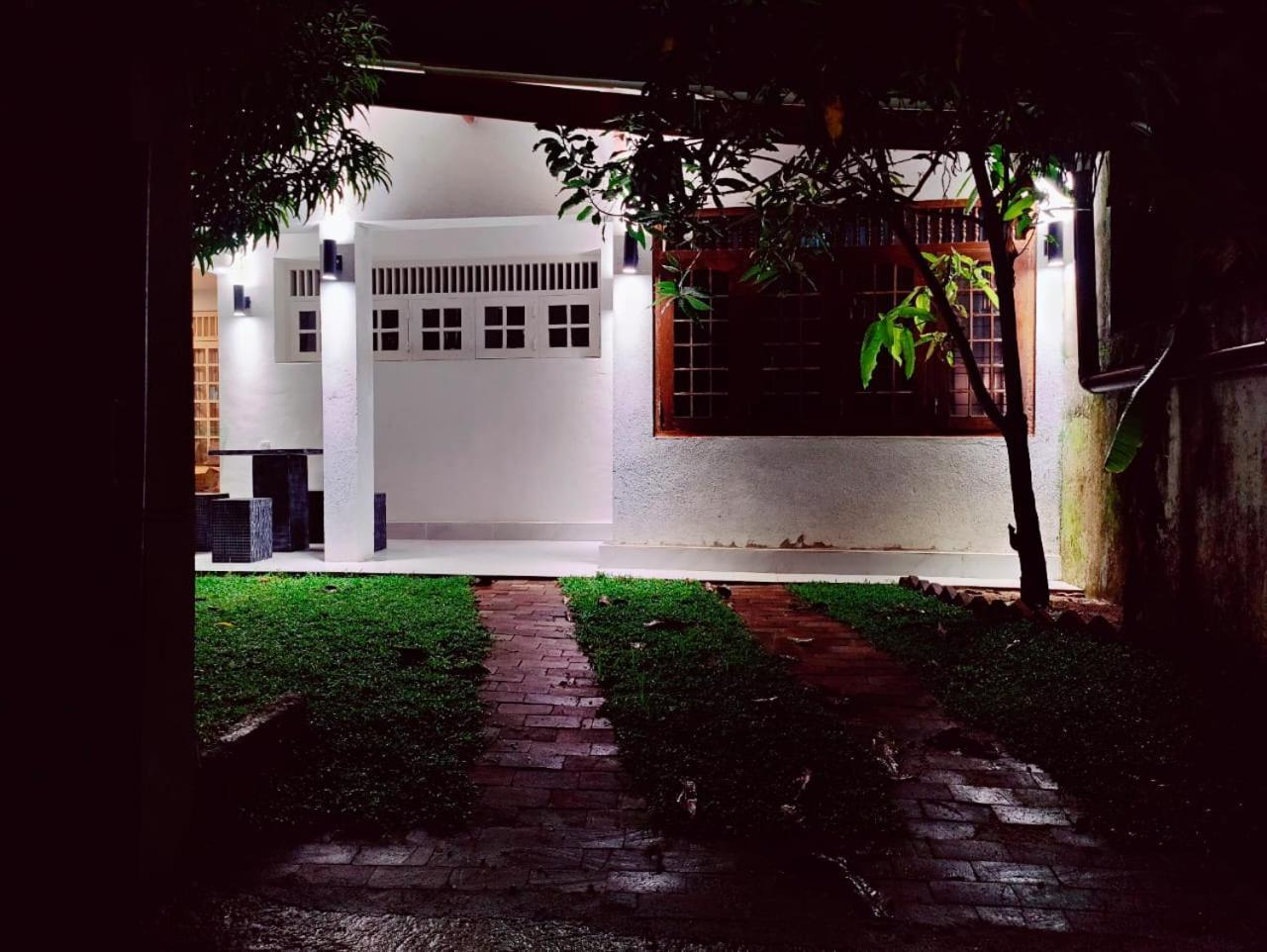Araliya Uyana Residencies - Entire House With Two Bedrooms Holiday home Colombo